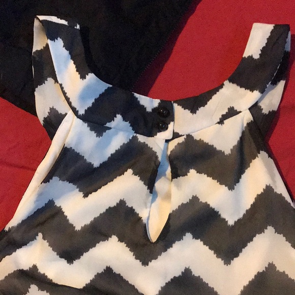 Sheer chevron halter top - Picture 5 of 8